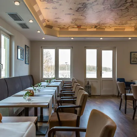 ホテル Am Fleesensee